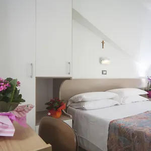 https://hotel-latini.emilia-romagnahotels.net